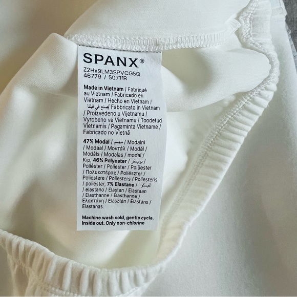 SPANX AirEssentials® Cropped Hoodie | Powder | Size Large - Picture 5 of 7